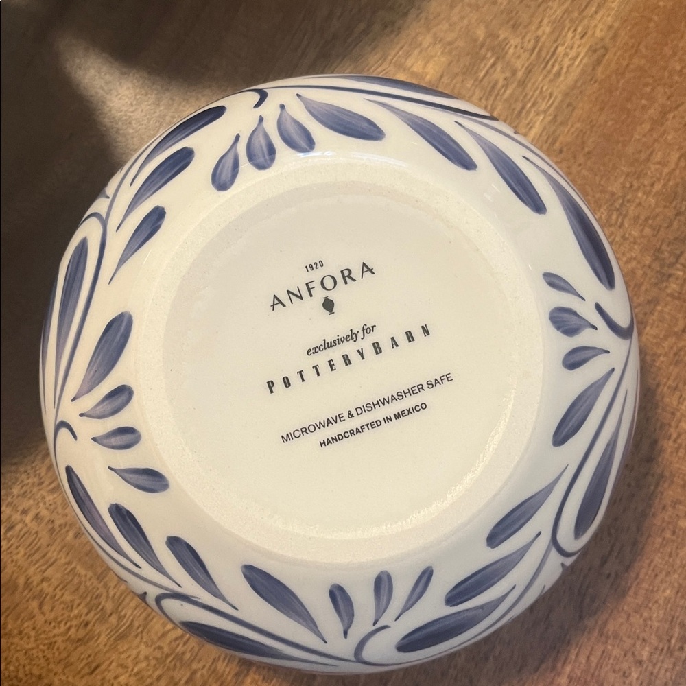 Like new. Pottery Barn set of 6 Puebla porcelain cereal bowls - Picture 5 of 7